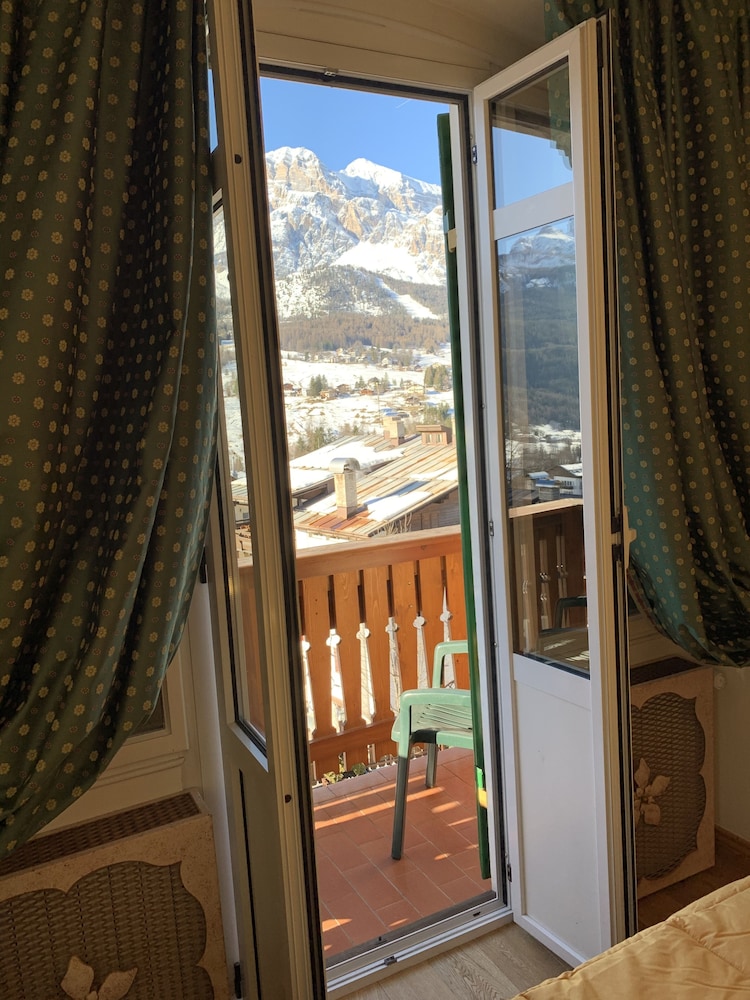 Serena Hotel 22/50