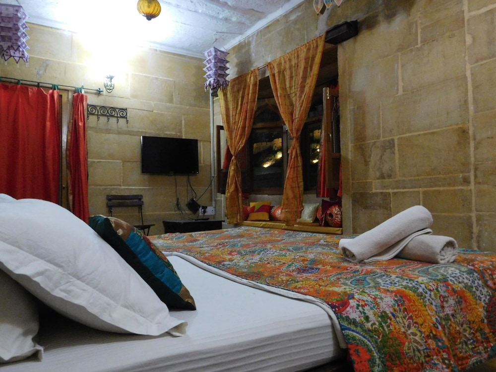 Hotel Shahi Palace 47/63