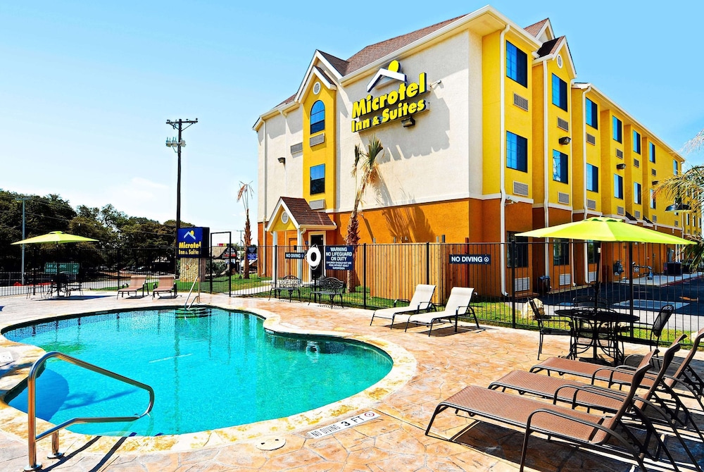 Microtel Inn & Suites by Wyndham New Braunfels 6/38