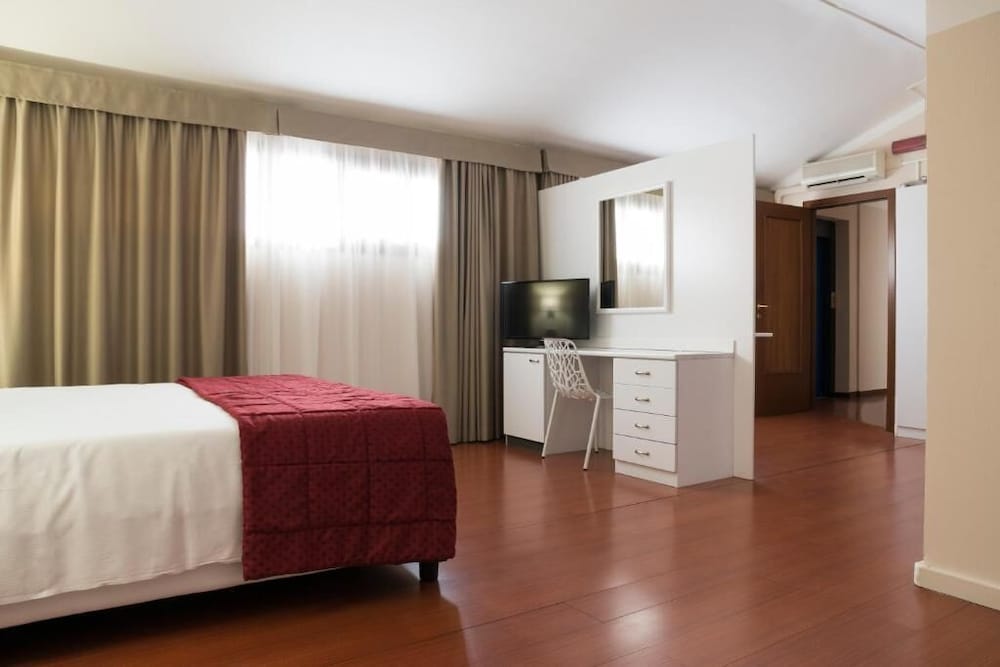 Hotel Tourist Torino 24/38
