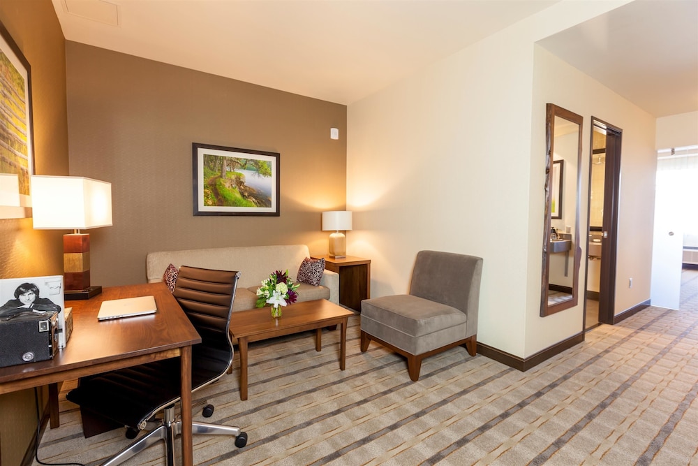Best Western Premier Boulder Falls Inn 36/66