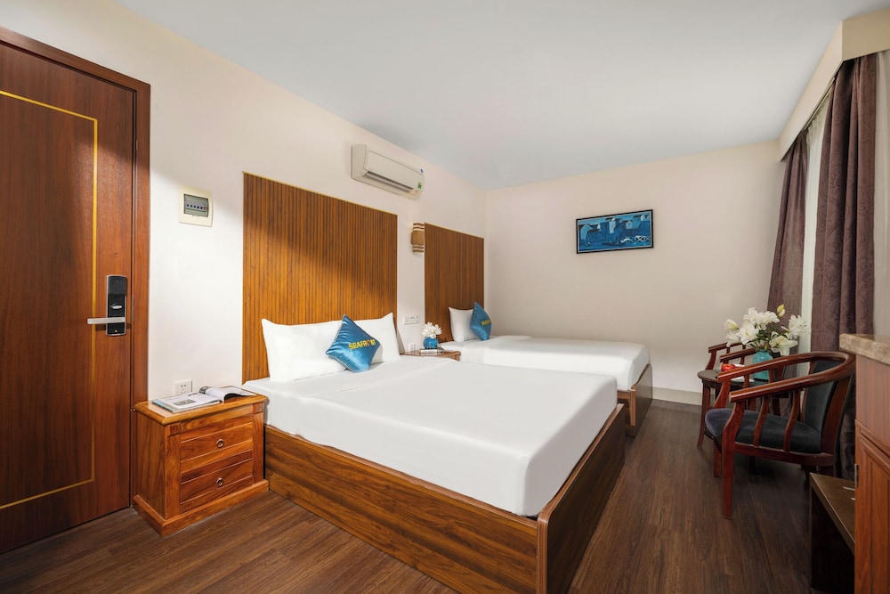 Sea Front Hotel 24/70