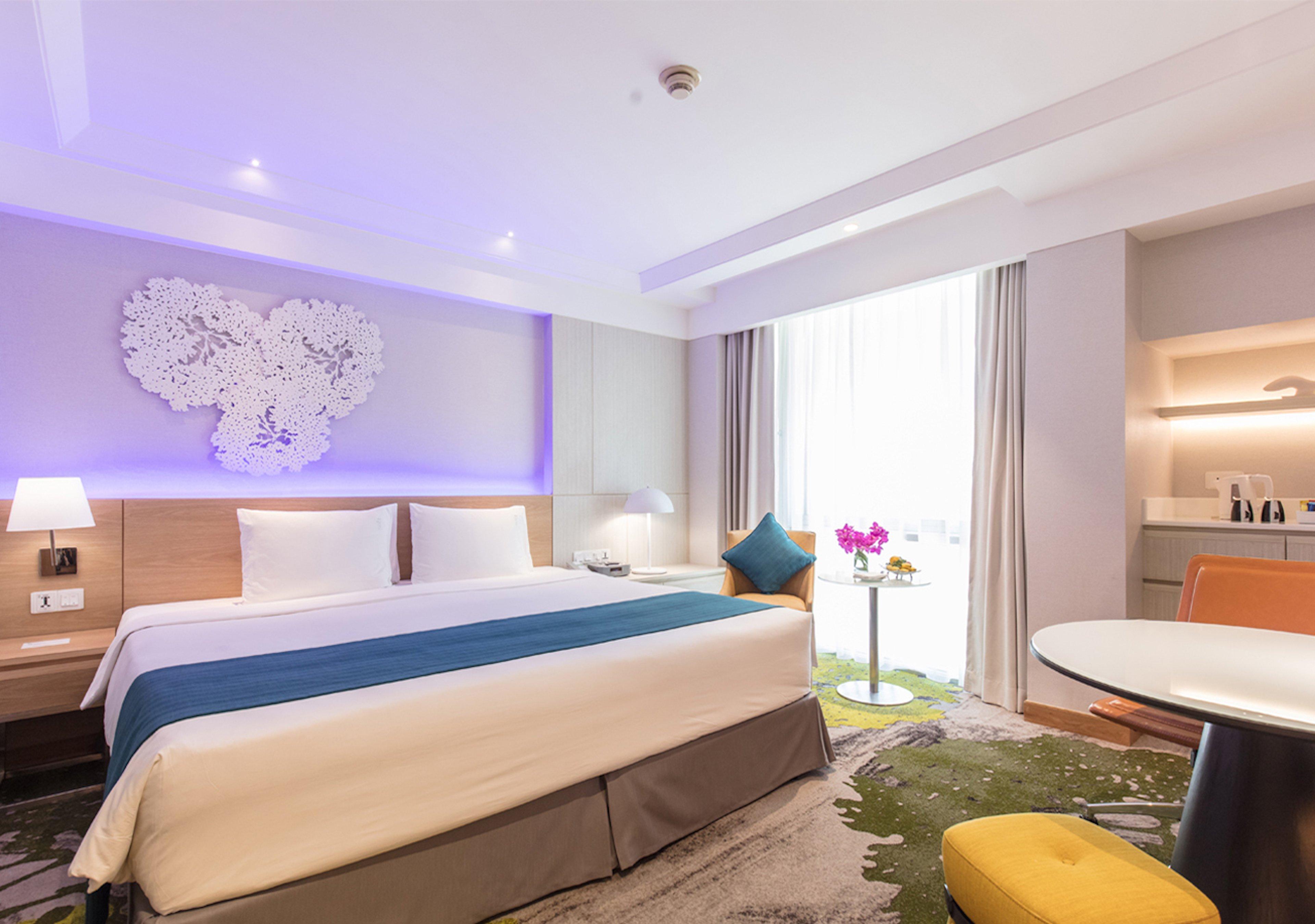 Premium, King Bed, Lounge Access