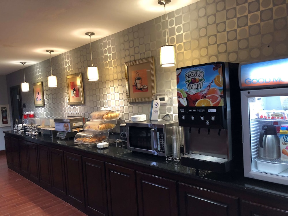 Best Western Plus Goodman Inn & Suites 27/31