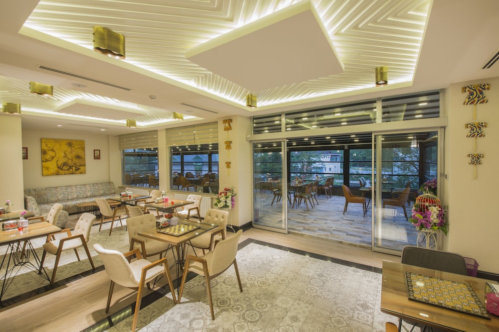 Jolnar Garden Hotel 27/50