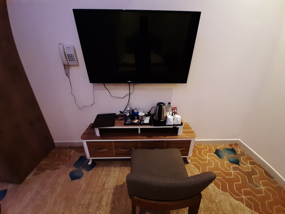 فندق قصر الشمال(Qasr Alshamal Hotel) 44/50