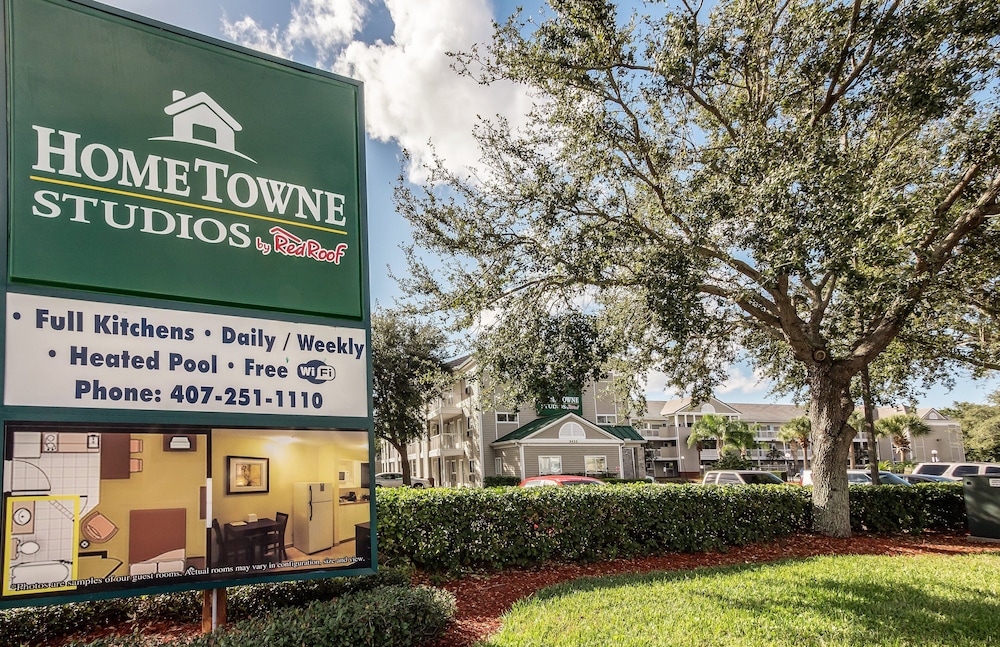HomeTowne Studios by Red Roof Orlando South 11/42