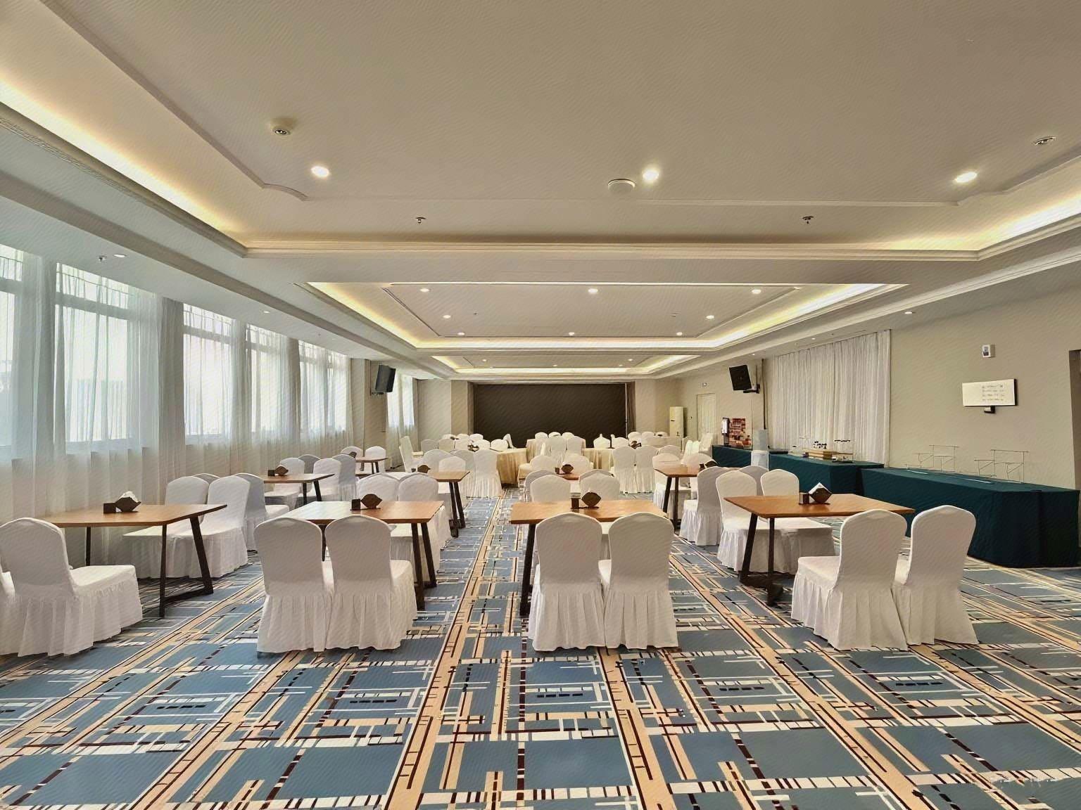 Vienna International Hotel (Jinjiang Airport) 23/34