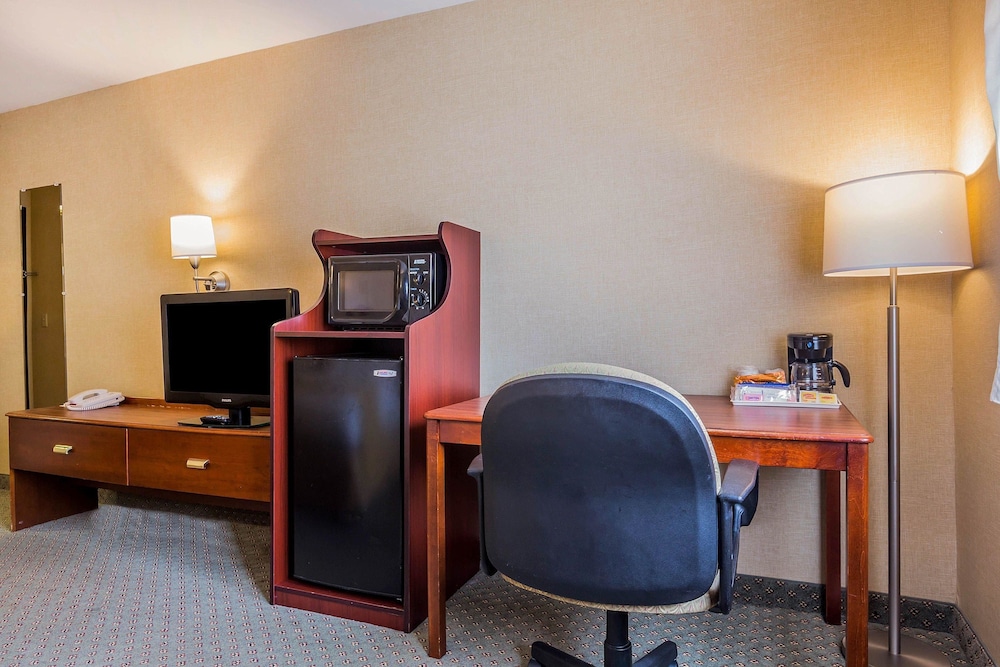 Quality Inn Hyde Park Poughkeepsie North 28/40