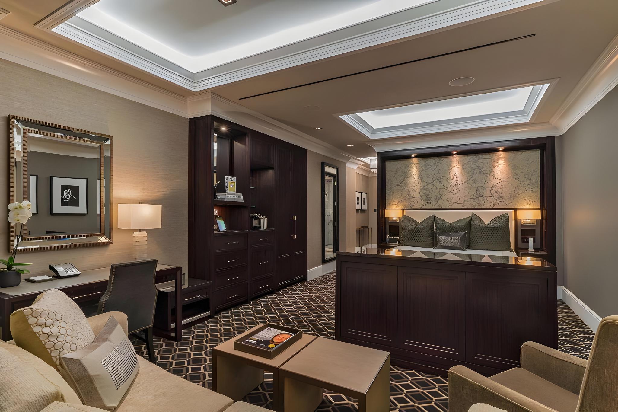 LUXURY, KING BED, ACCESSIBLE