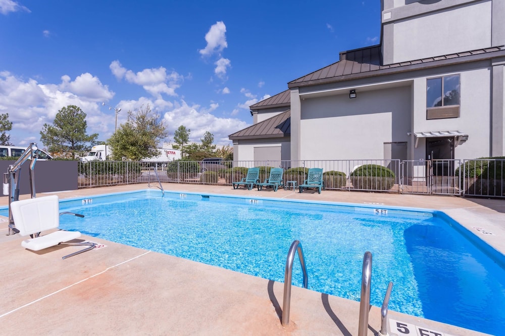 Super 8 By Wyndham Greer/Spartanburg Area 15/20