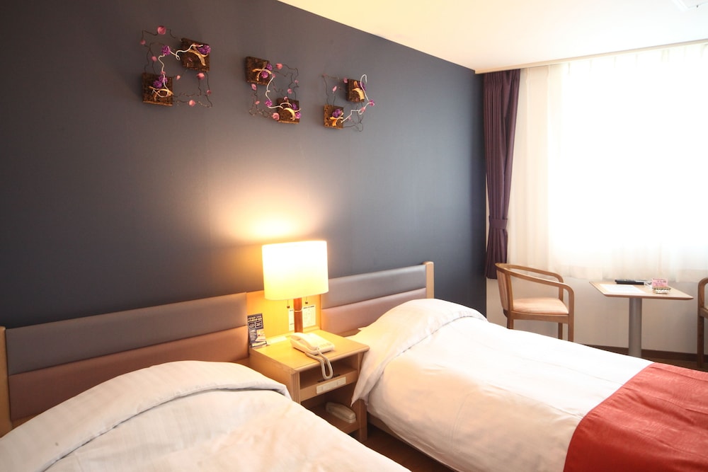 ECONOMY, TWIN BEDS