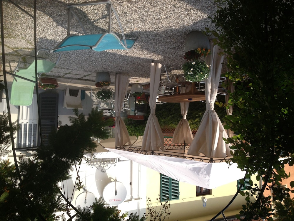 La Mimosa Bed And Breakfast 63/71