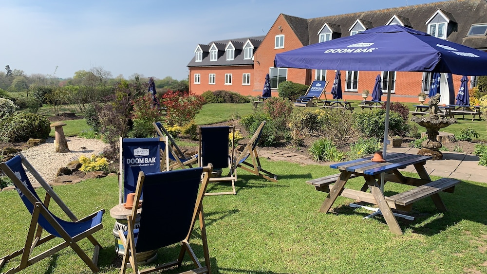 Strawberry Bank Hotel, NEC 39/47