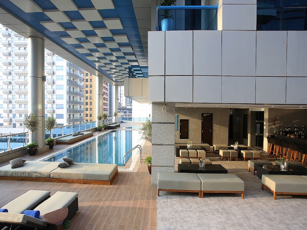 swimming pool spa