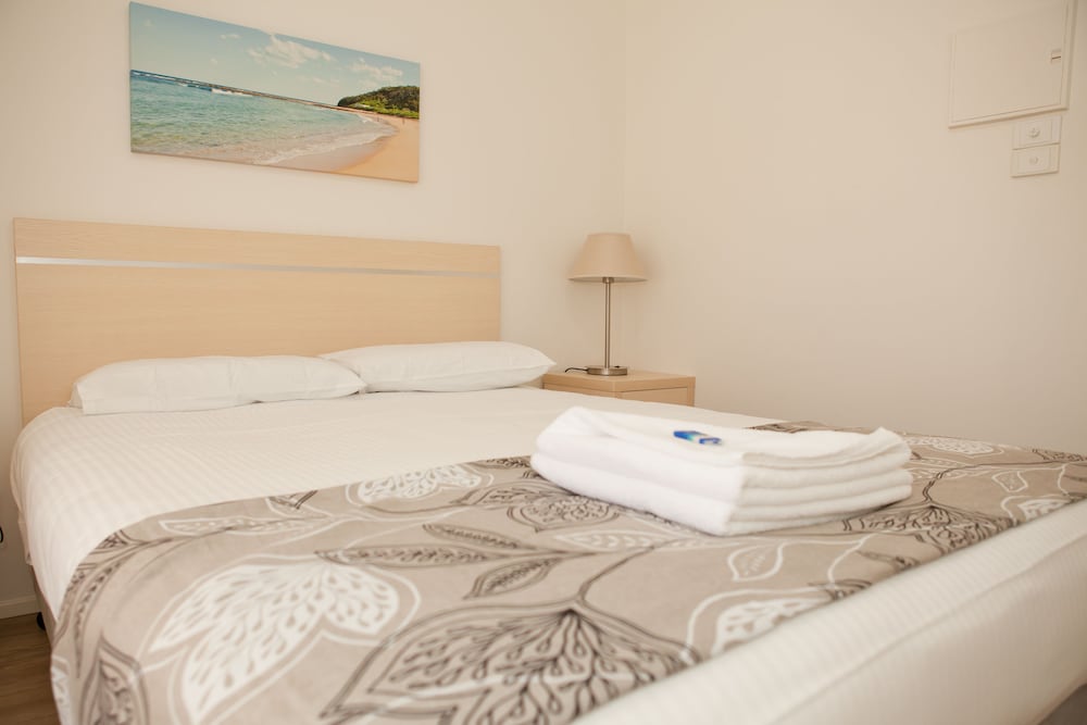 BLUE LAGOON BEACH RESORT 17/67
