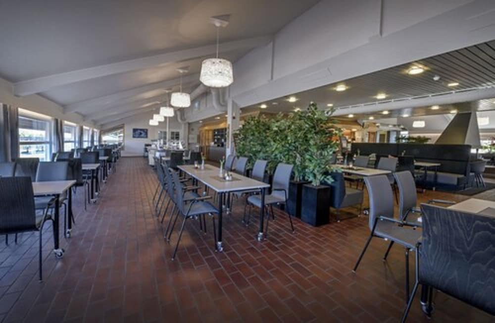 Sandefjord Motor Hotel 18/25
