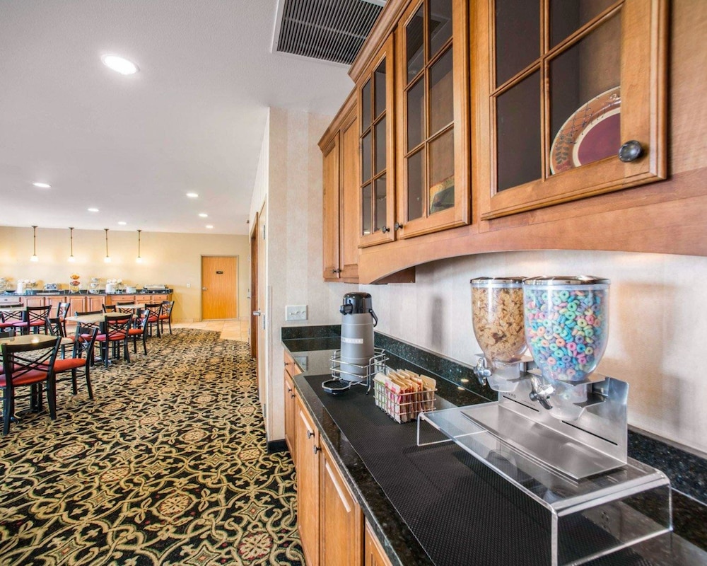 Sleep Inn & Suites Washington near Peoria 39/45