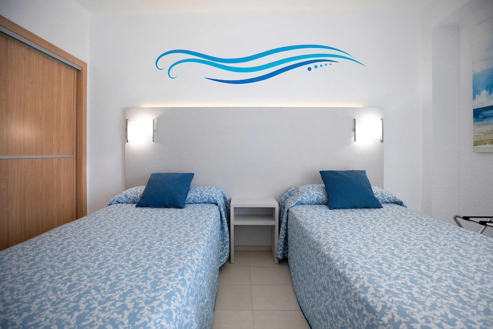 Hotel Servigroup Trinimar 12/48
