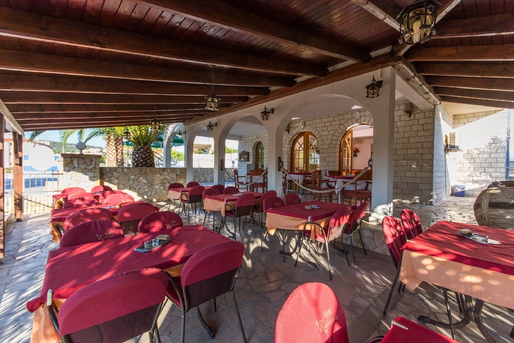 VILLA KATARINA 56/74
