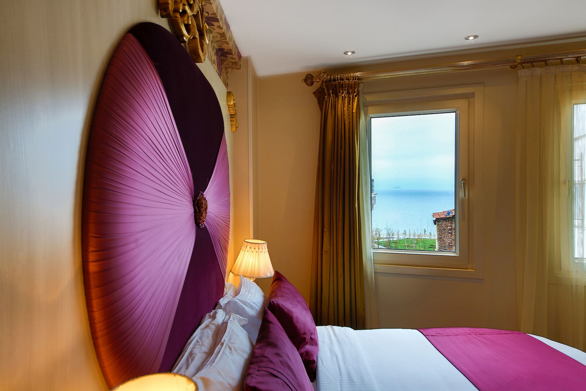 STANDARD, DOUBLE BED, SEA VIEW