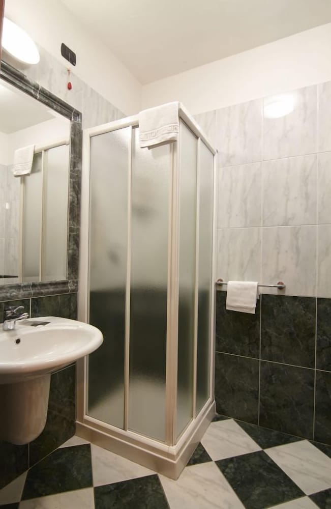 San Giovanni Rotondo Palace 23/76