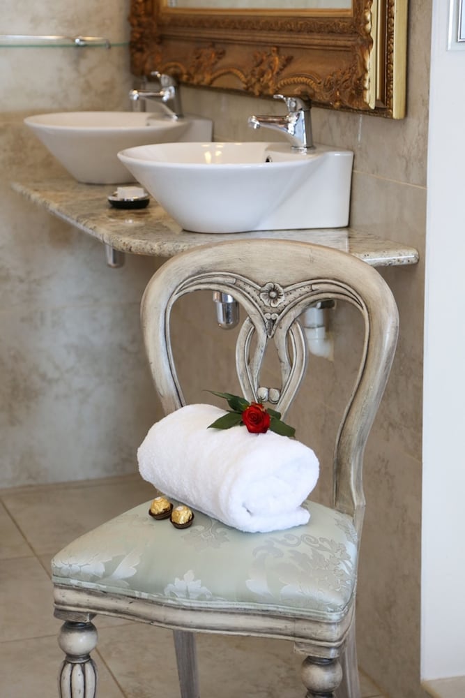Misty Waves Boutique Hotel 74/79