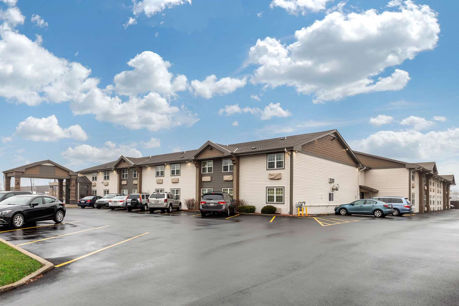 ECONO LODGE MILWAUKEE AIRPORT 24/25