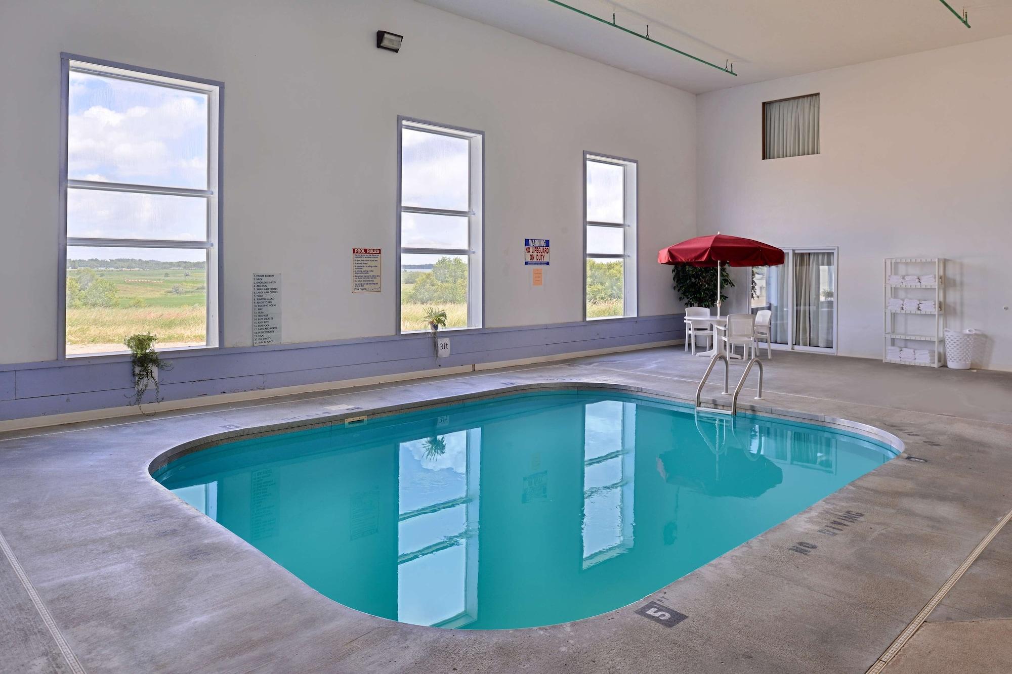 swimming pool spa