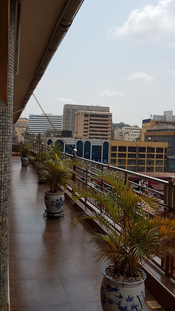 Biraj International Hotel 40/50