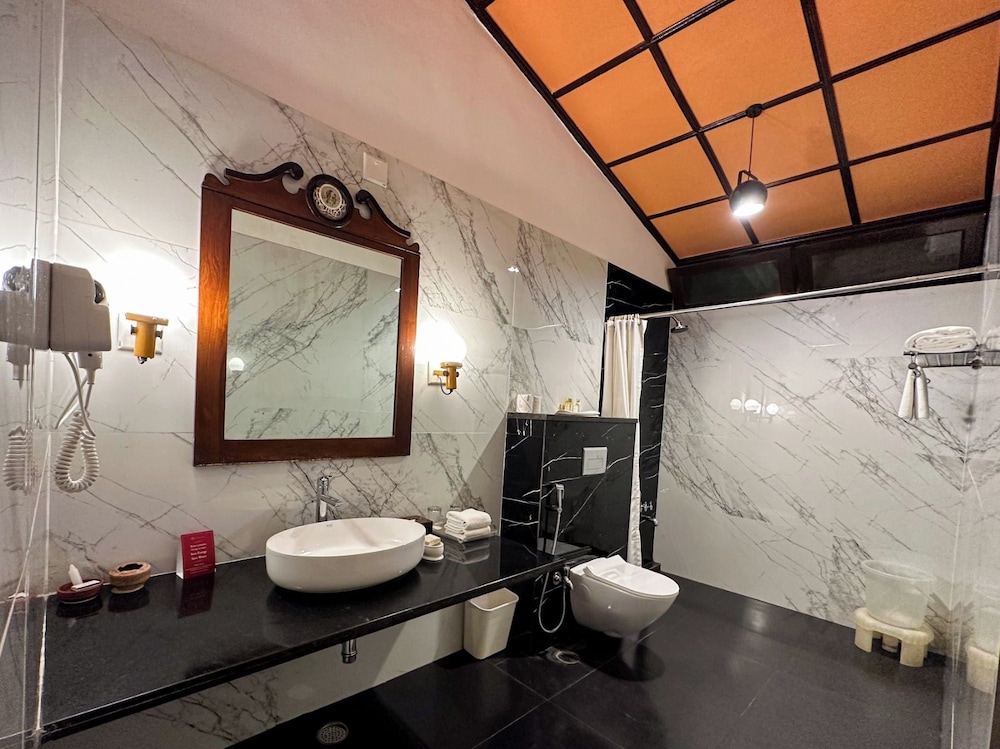 Shikarbadi Hotel 46/50