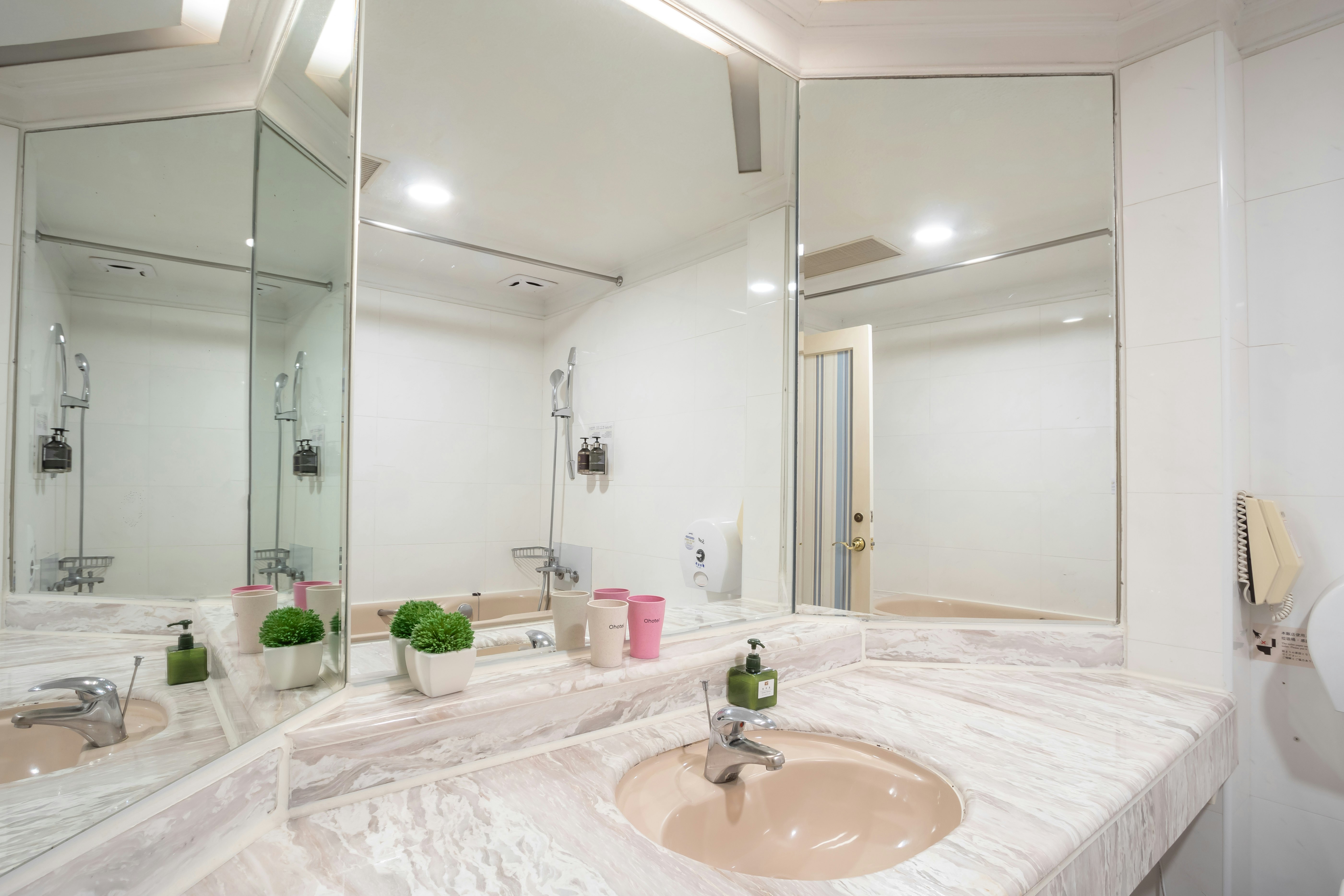 F Hotel Taichung Lichia Royal Garden 32/33