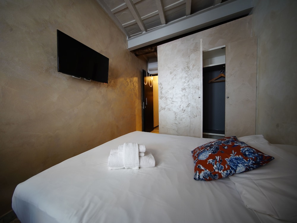 Nerva Accommodation 19/50
