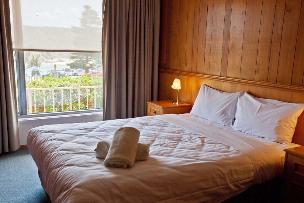 SOUTHERN OCEAN MOTOR INN 16/67