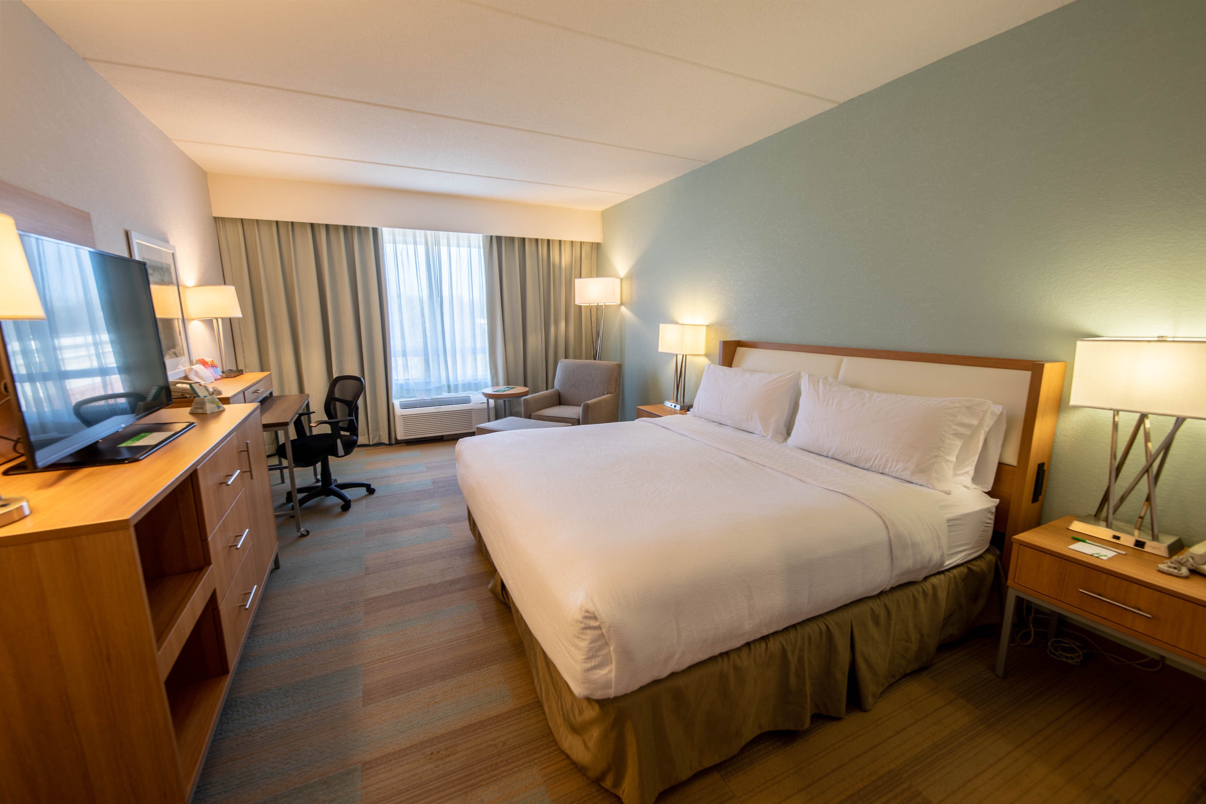 Holiday Inn Manahawkin/Long Beach Island 22/73