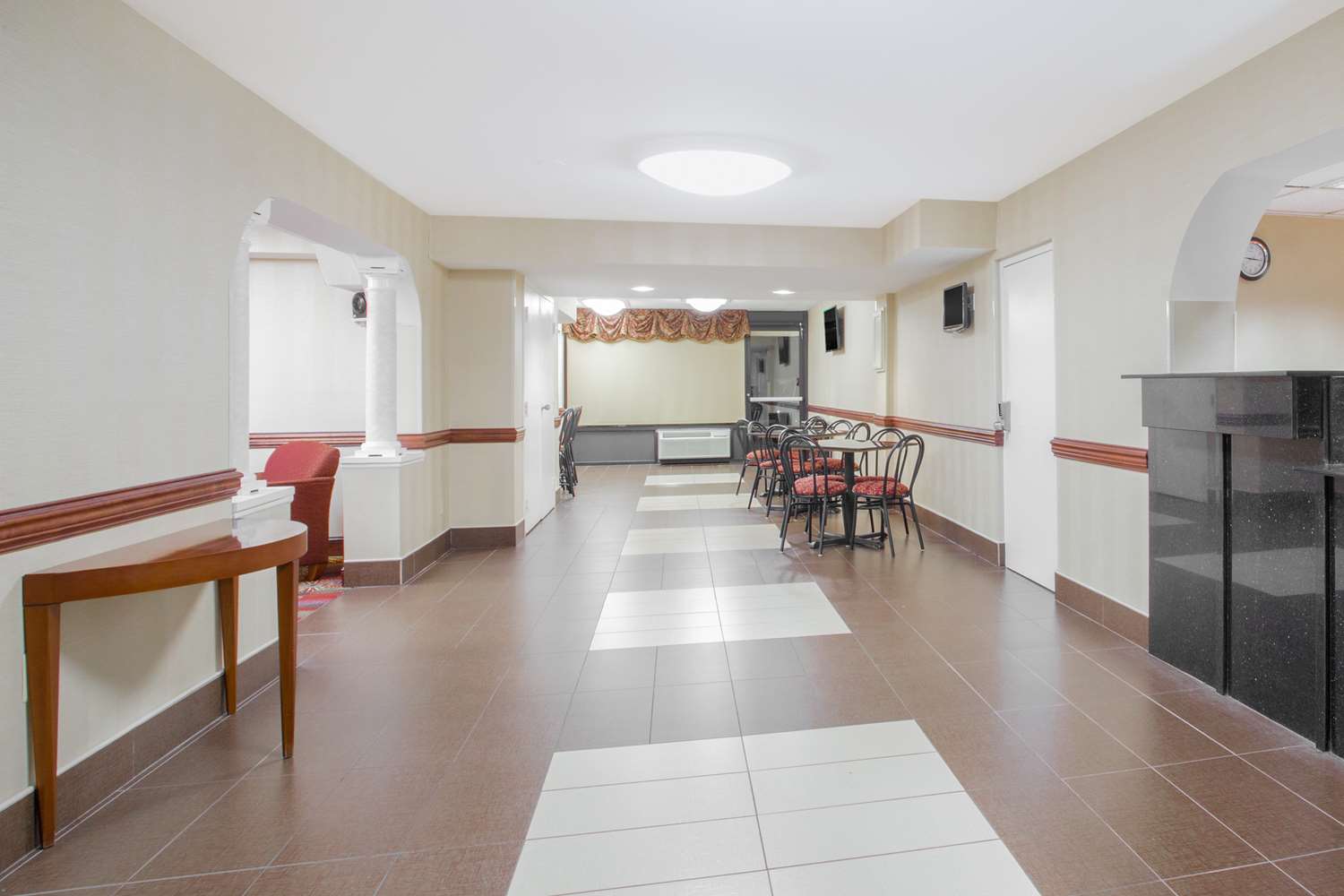 Ramada by Wyndham Edgewood Hotel & Conference Center 9/20
