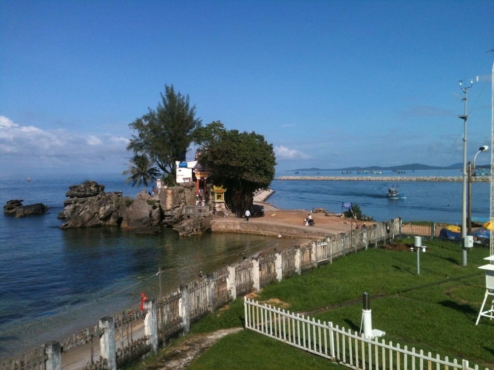 Bach Duong Resort 24/40
