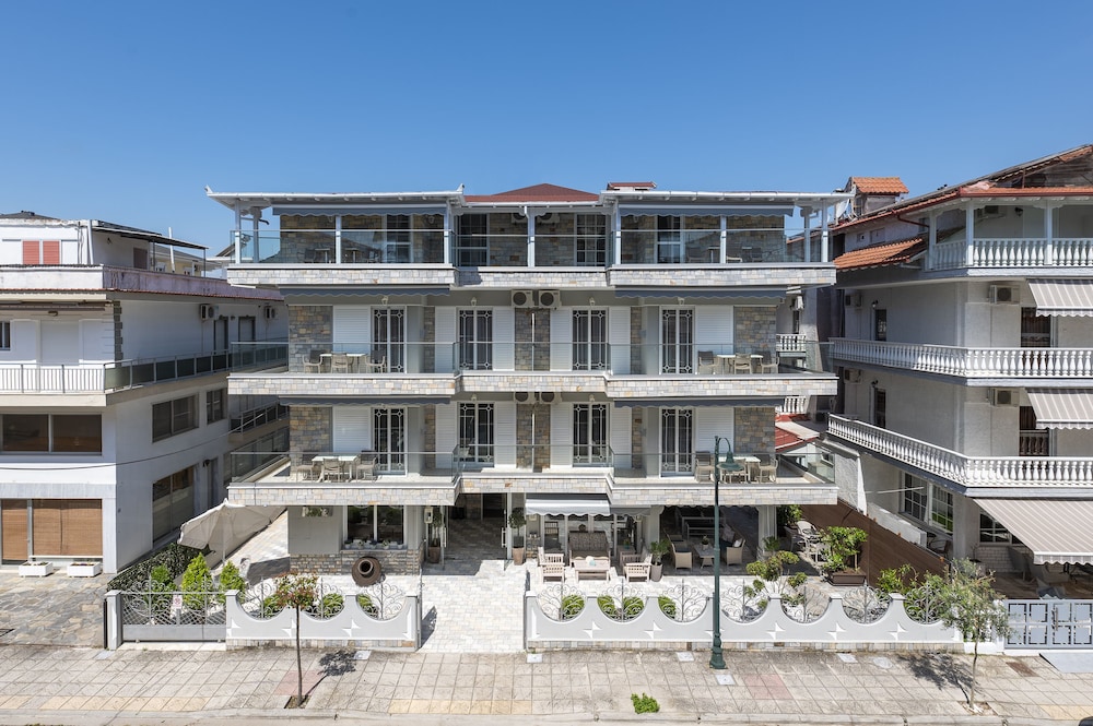 Ouzas Hotel