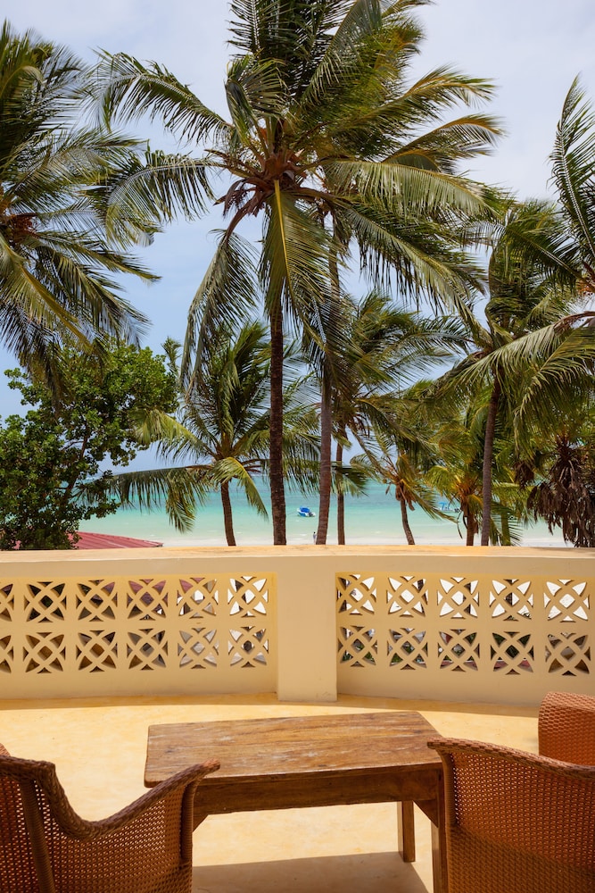 Blue Marlin Beach Hotel 1/50