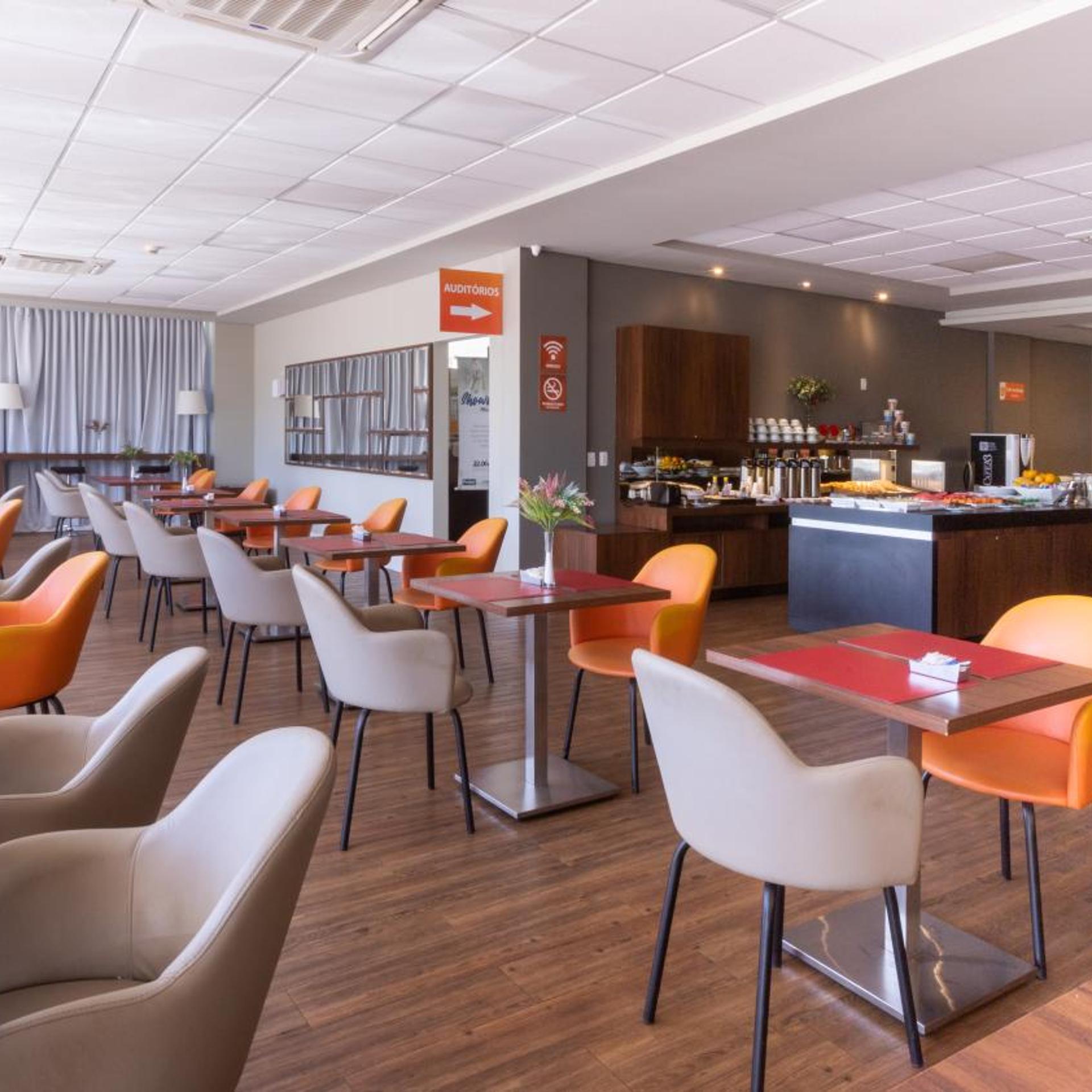 HOTEL 10 PALMAS 34/53