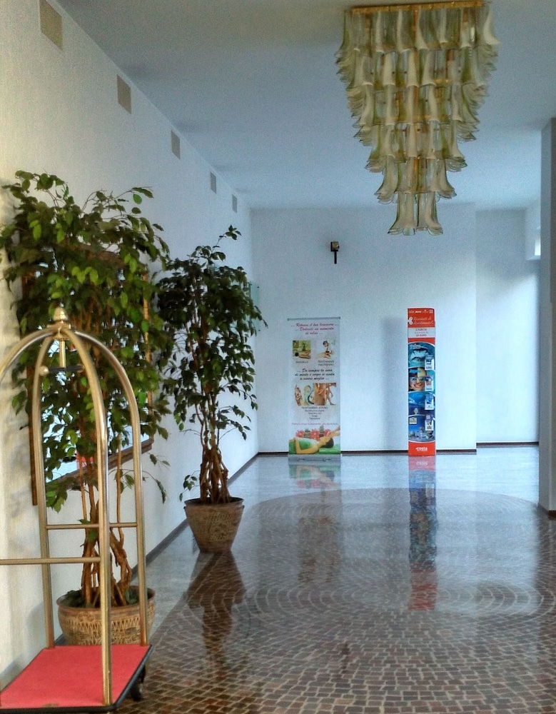 Albergo Capo Est 15/23