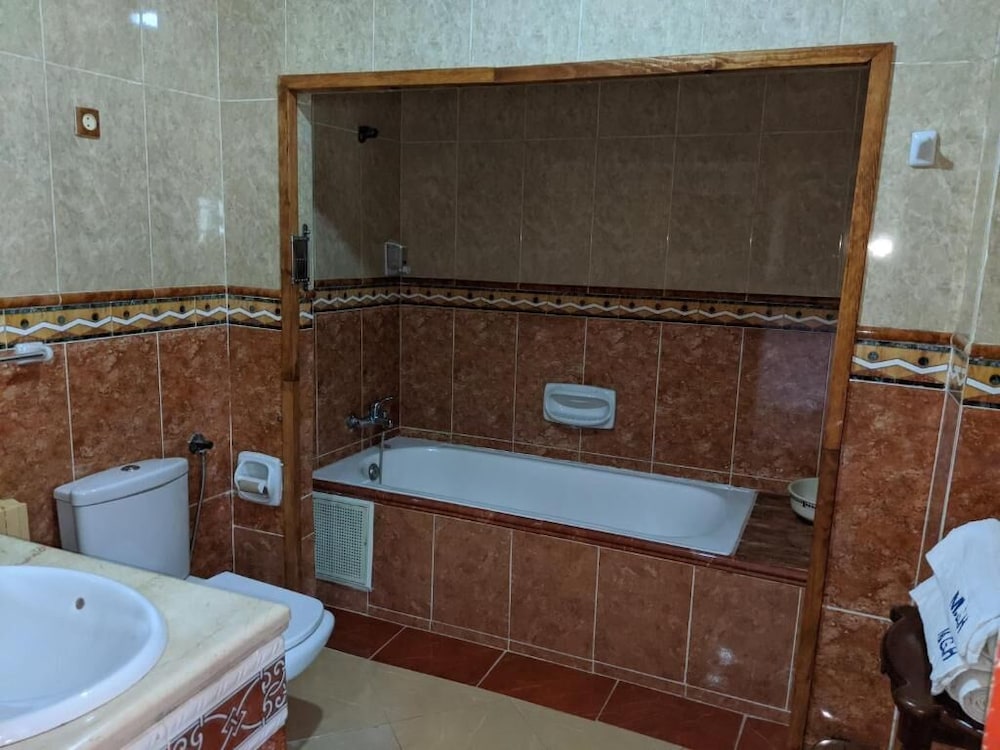 Malabata Guest House 47/47