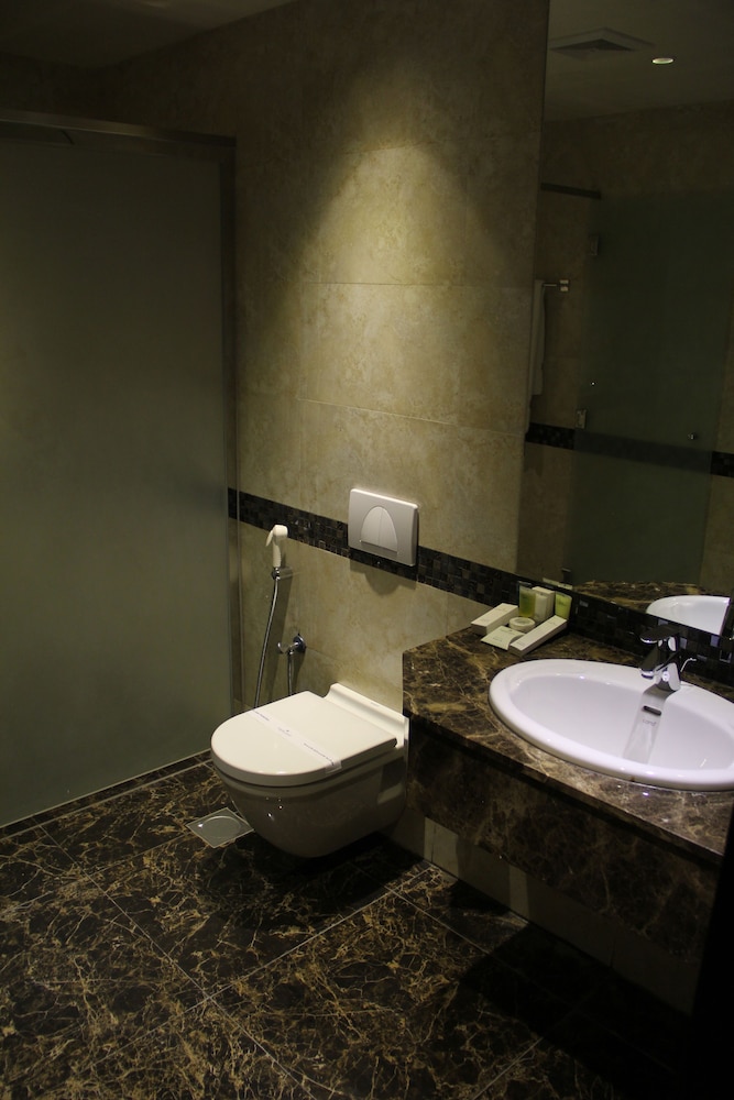 فندق جولدن توليب الخبر كورنيش(Golden Tulip Al Khobar) 81/81