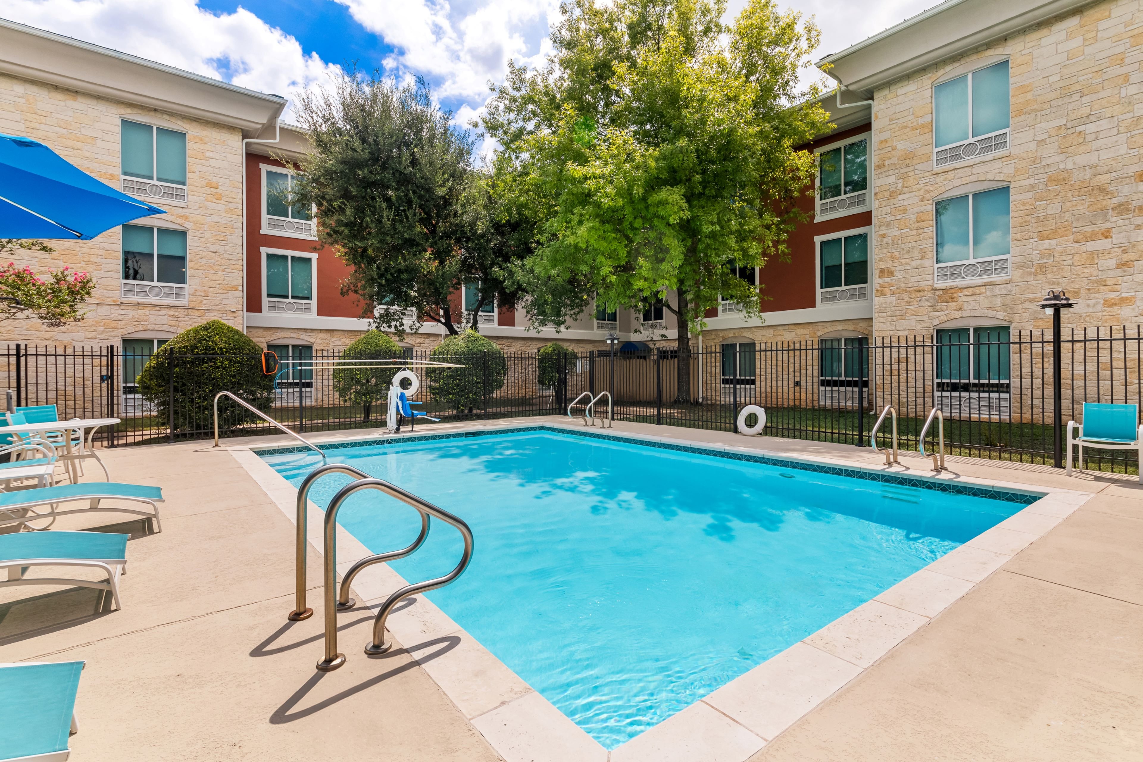 Holiday Inn Express & Suites Austin SW - Sunset Valley, an IHG Hotel 48/50