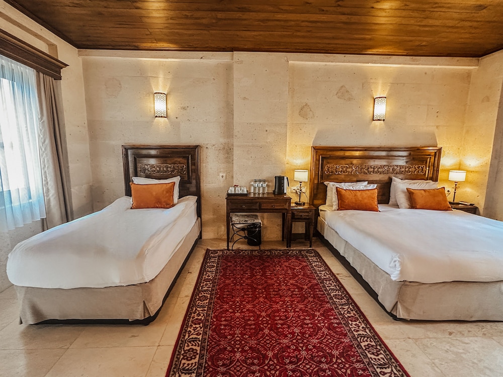 1 Bedroom, Family, Triple, 1 King and 1 Single Beds, Balcony