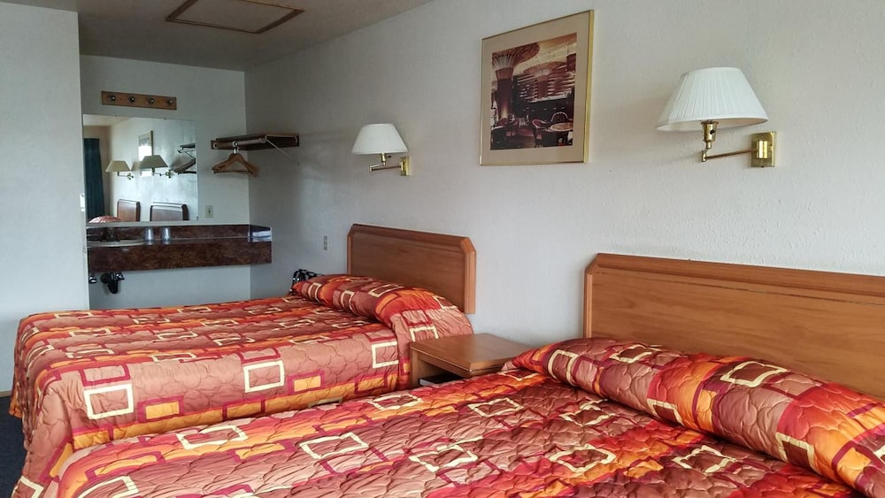Milwaukie Inn Portland South 42/55