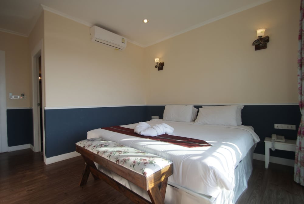 Pattaya Paradise Beach Resort 11/50