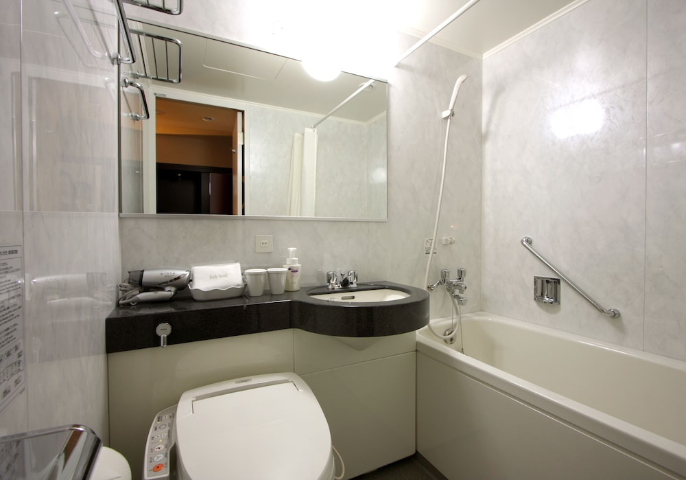 INTERNATIONAL HOTEL UBE 10/49