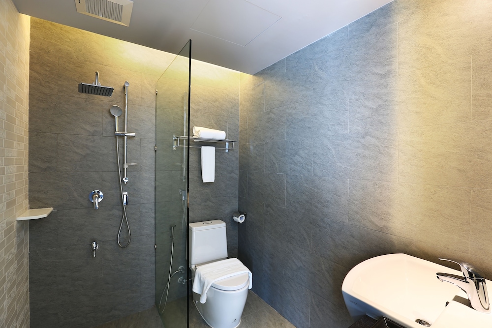 Hatyai Signature Hotel 64/67