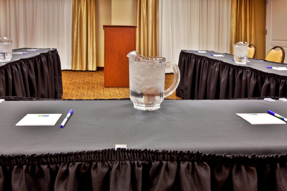 Holiday Inn Express Hotel Suites Crawfordsville 58/65